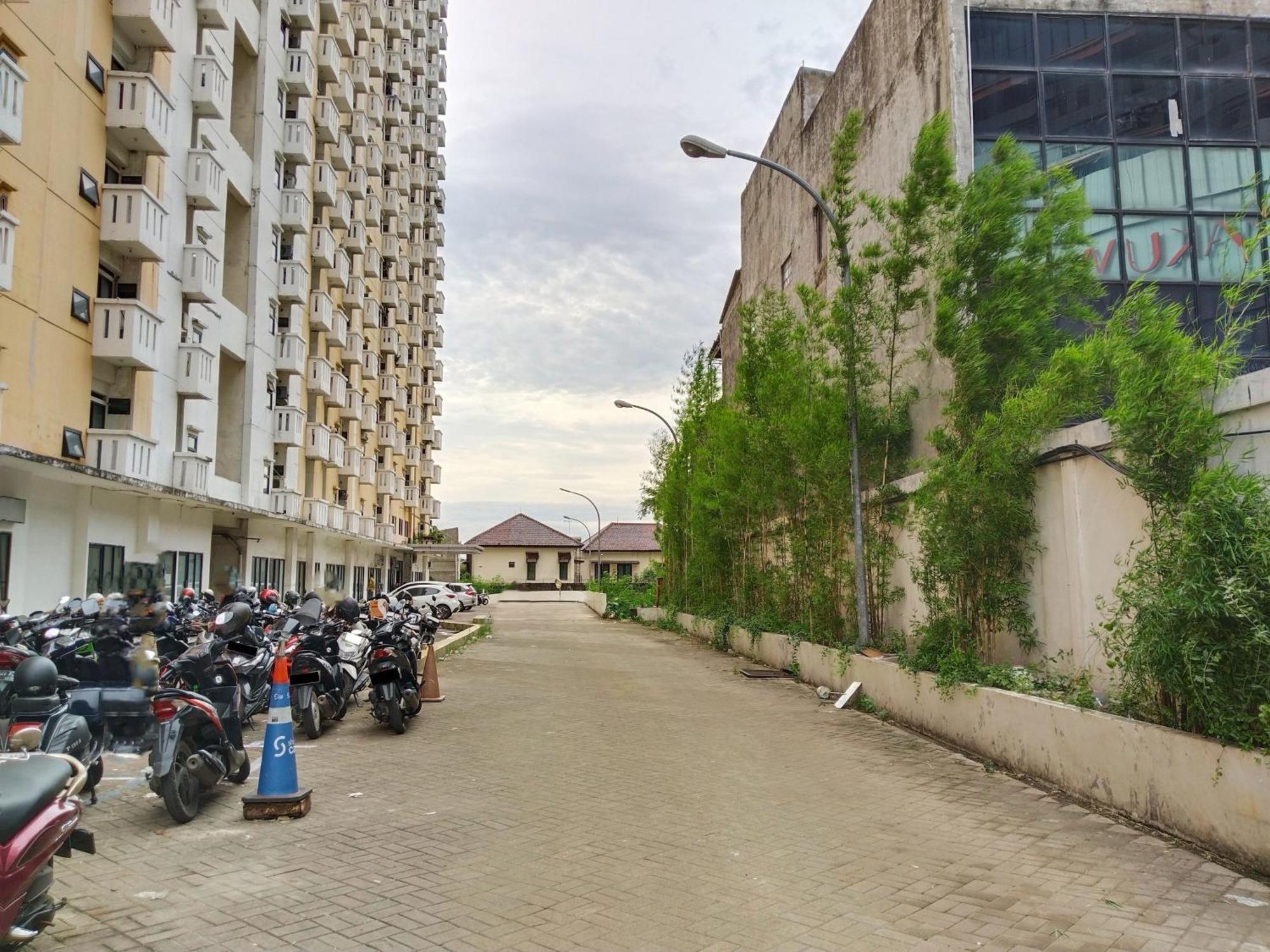 Hotel 88 Kemang View Tower Flamboyant Bekasi